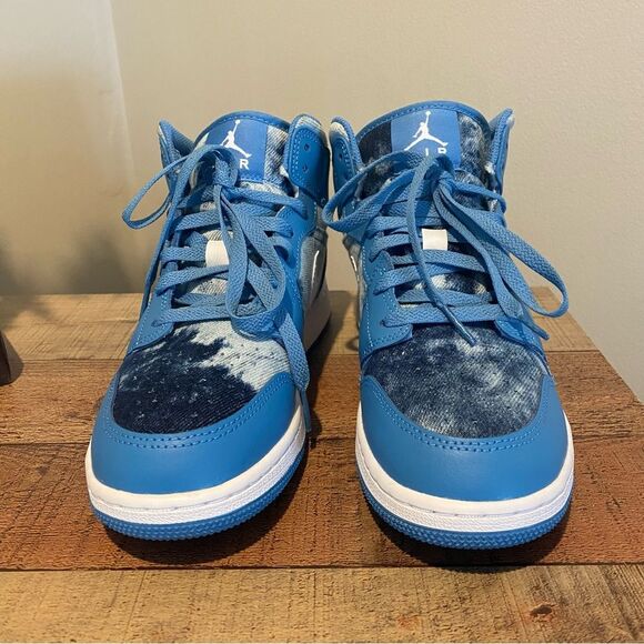 NWOB Jordan 1 mid Washed Denim - Picture 3 of 8